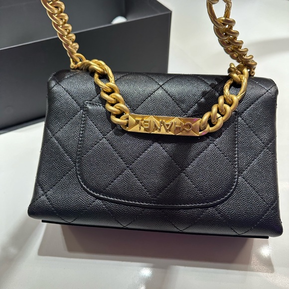 Caviar Quilted Mini Bracelet On Chain Flap - Picture 6 of 12